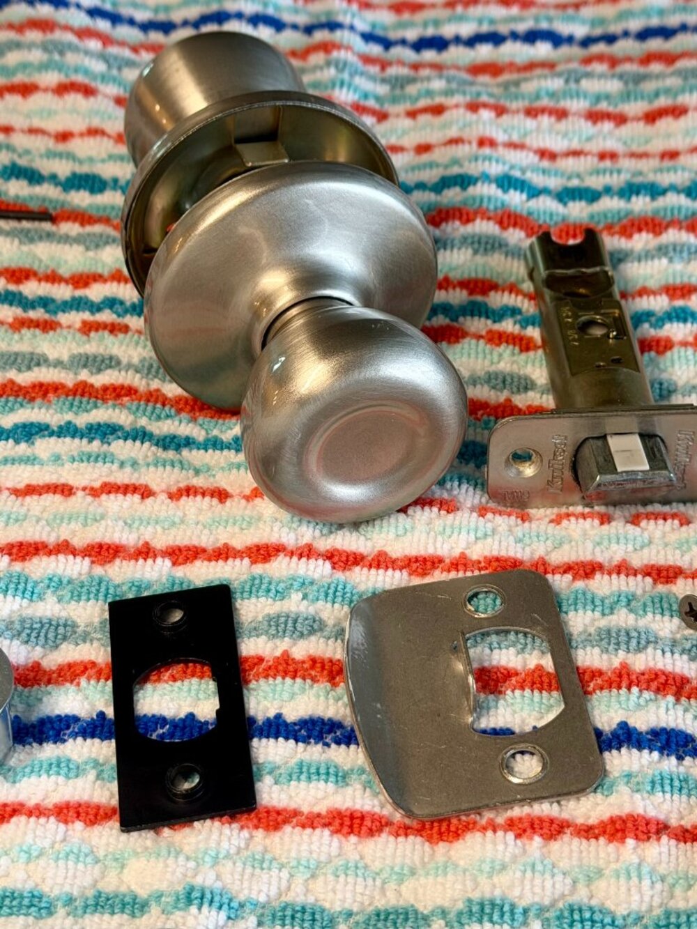 Kwikset Tylo Doorknob Satin Nickel Closet or Passageway